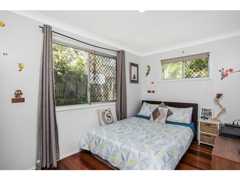 106 West Burleigh Road, Burleigh Heads QLD 4220
