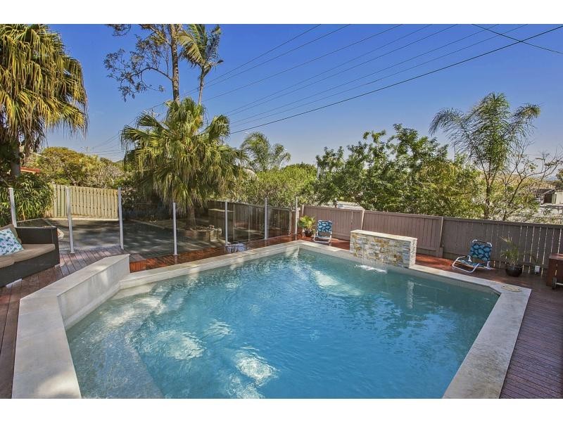 106 West Burleigh Road, Burleigh Heads QLD 4220