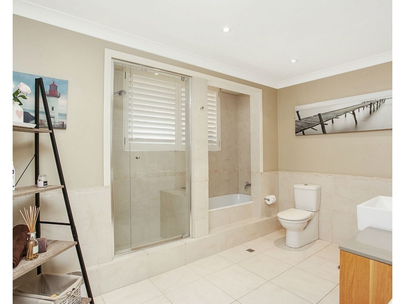 4 Cockatiel Place, Currumbin Waters QLD 4223