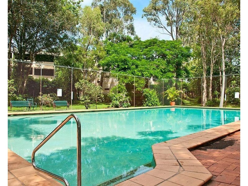 Broadbeach Waters QLD 4218