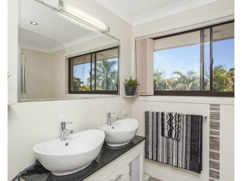 19 Bluejay Street, Burleigh Waters QLD 4220