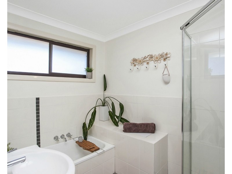 19 Bluejay Street, Burleigh Waters QLD 4220
