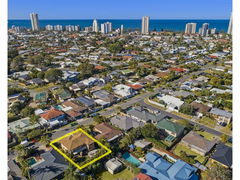 19 Bluejay Street, Burleigh Waters QLD 4220