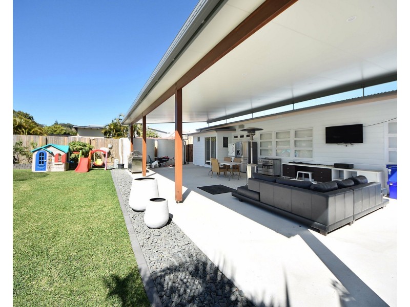 18 Acanthus Avenue, Burleigh Heads QLD 4220
