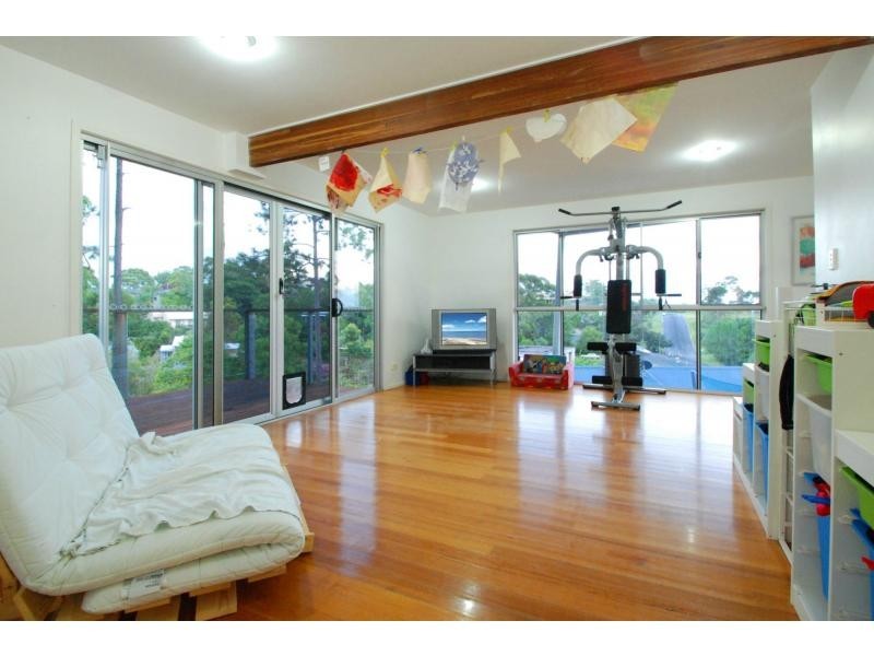 154 K P McGrath Drive, Elanora QLD 4221