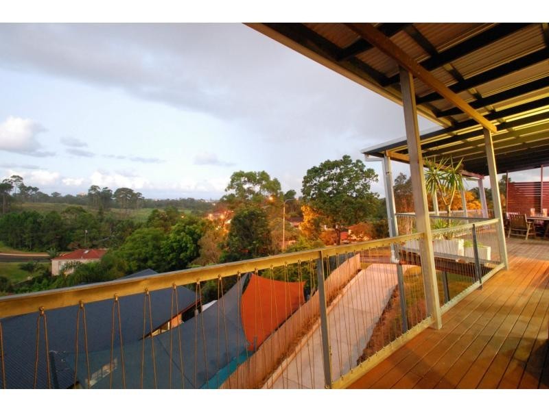 154 K P McGrath Drive, Elanora QLD 4221