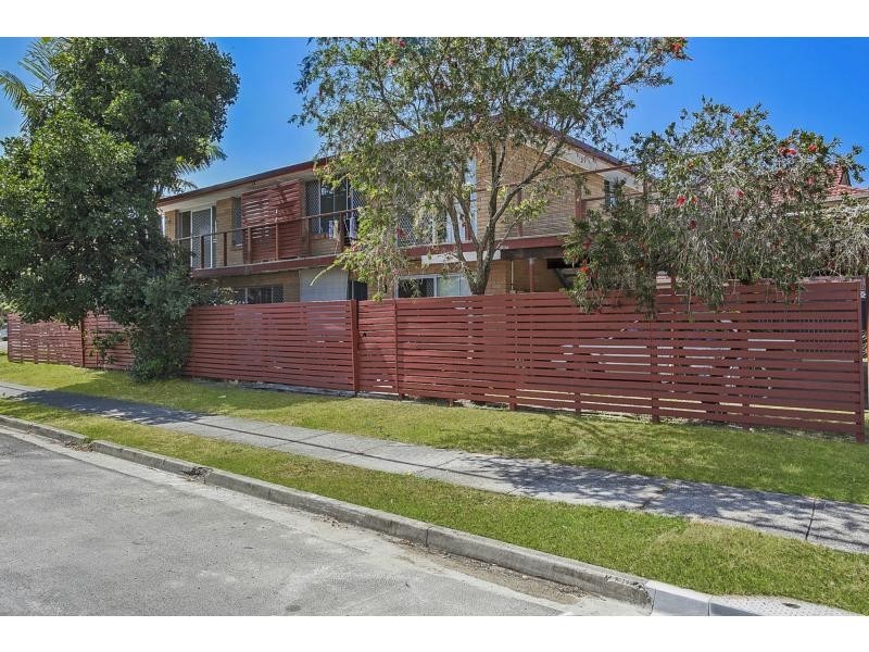 2/29 Twenty Seventh Avenue, Palm Beach QLD 4221
