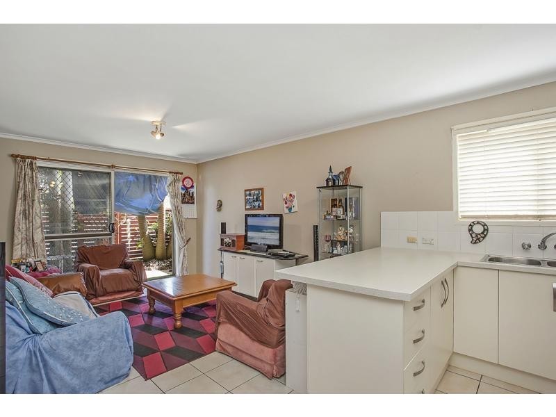 2/29 Twenty Seventh Avenue, Palm Beach QLD 4221