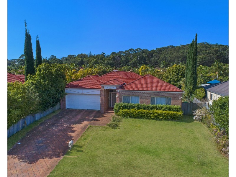 39 Coronet Crescent, Burleigh Waters QLD 4220