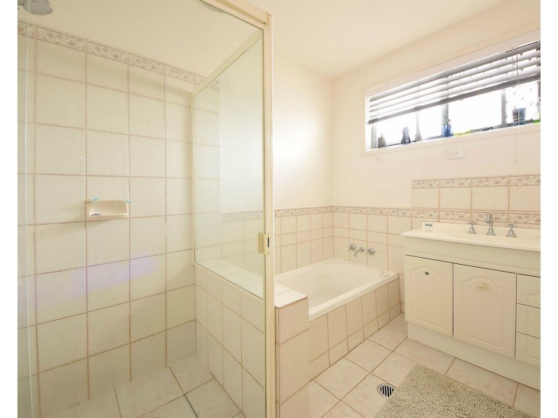 8 Gaye Parade, Miami QLD 4220