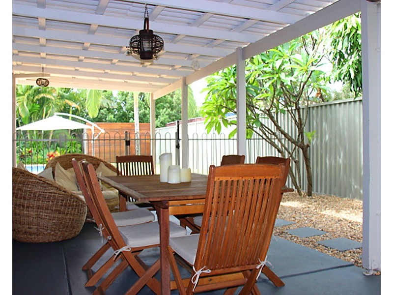 8 Gaye Parade, Miami QLD 4220