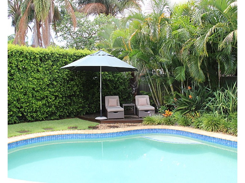 8 Gaye Parade, Miami QLD 4220