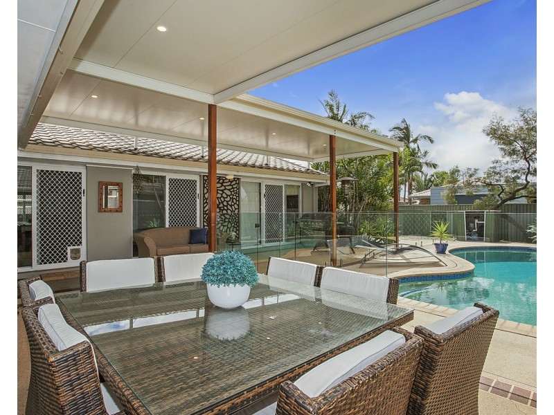 100 Auk Avenue, Burleigh Waters QLD 4220