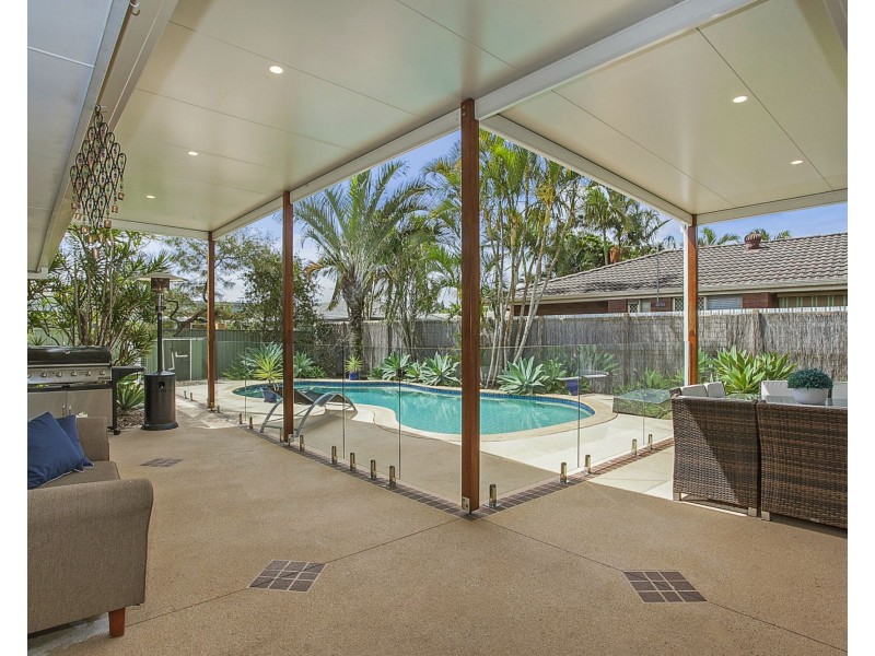 100 Auk Avenue, Burleigh Waters QLD 4220