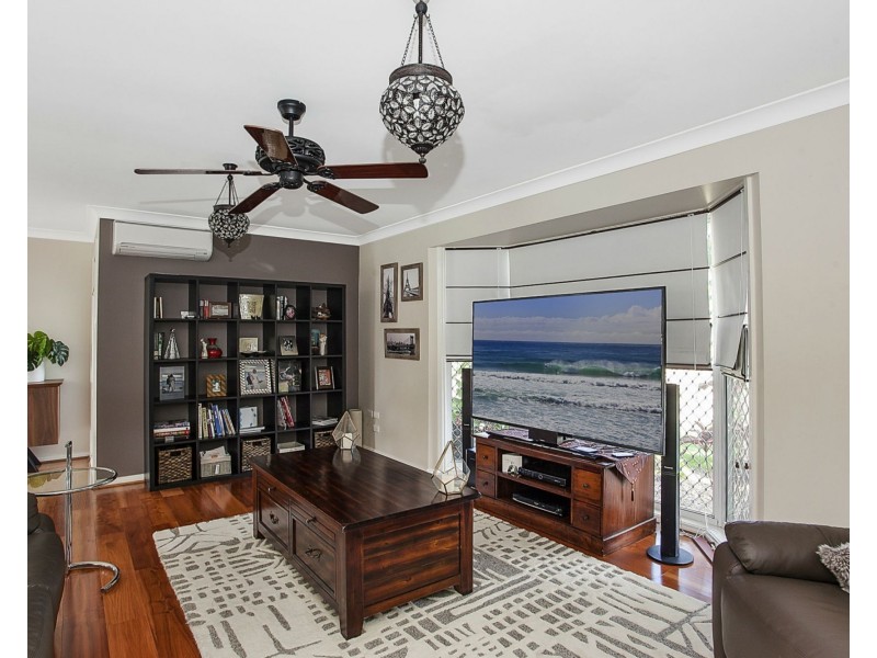 100 Auk Avenue, Burleigh Waters QLD 4220