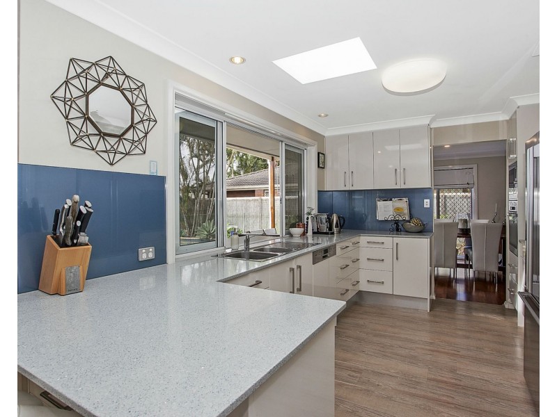 100 Auk Avenue, Burleigh Waters QLD 4220