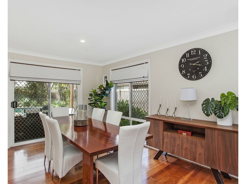 100 Auk Avenue, Burleigh Waters QLD 4220