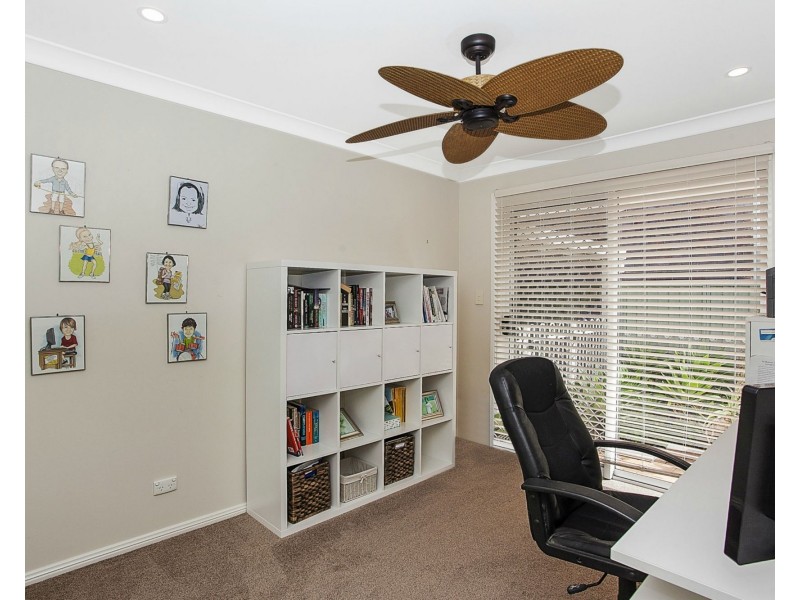 100 Auk Avenue, Burleigh Waters QLD 4220