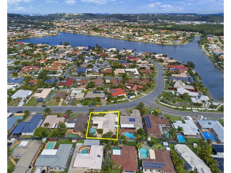 100 Auk Avenue, Burleigh Waters QLD 4220