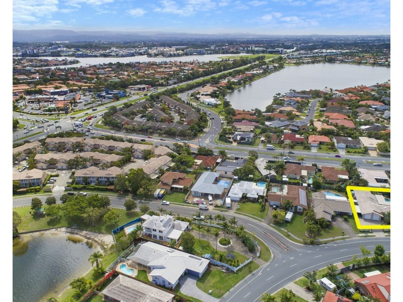 100 Auk Avenue, Burleigh Waters QLD 4220