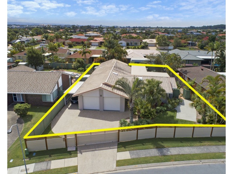 100 Auk Avenue, Burleigh Waters QLD 4220