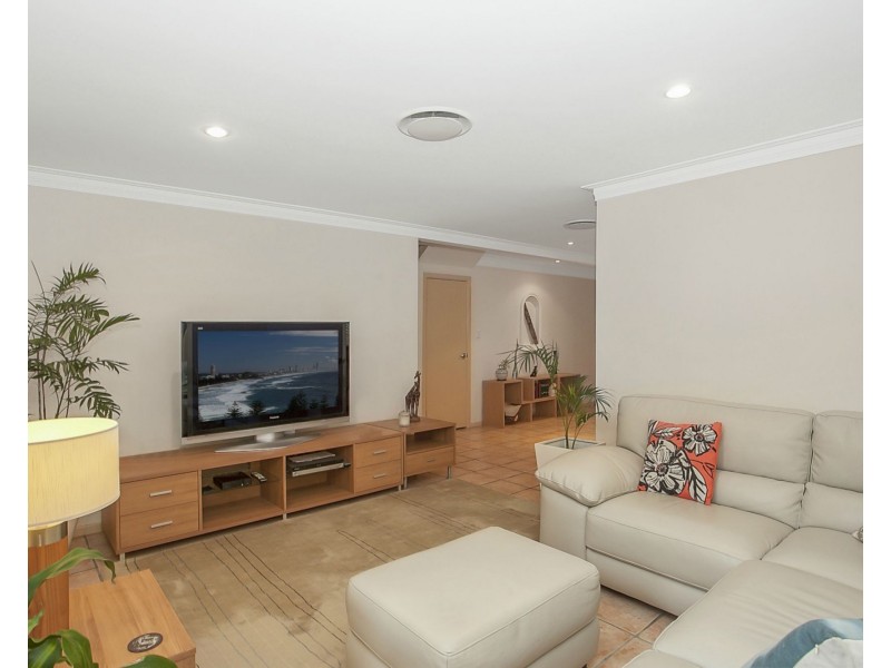 1/5 Karri Court, Burleigh Heads QLD 4220