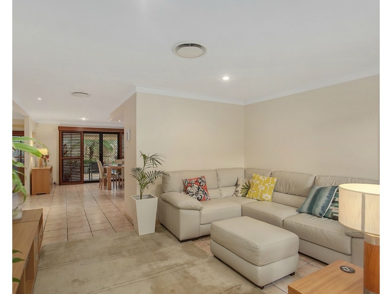 1/5 Karri Court, Burleigh Heads QLD 4220