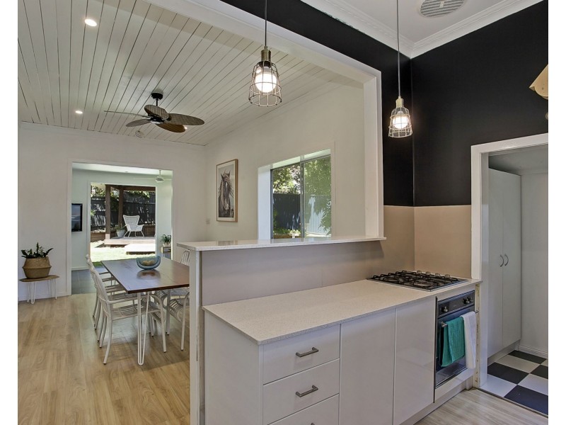 218 Ocean Parade, Burleigh Heads QLD 4220