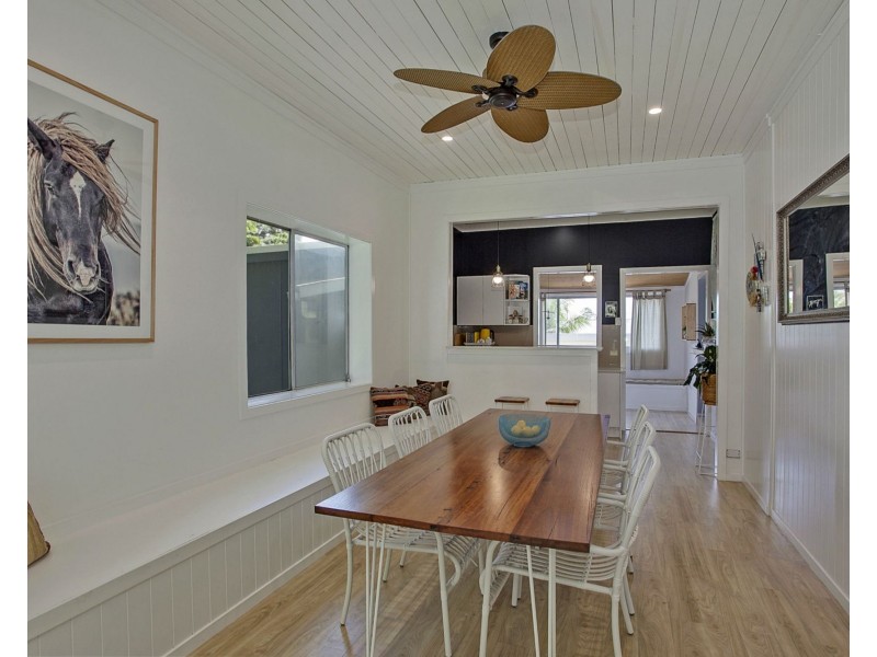 218 Ocean Parade, Burleigh Heads QLD 4220