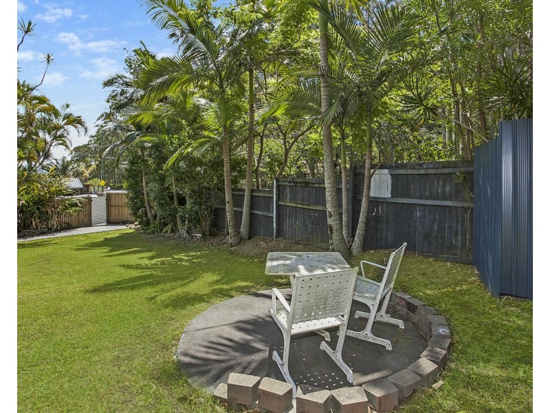 218 Ocean Parade, Burleigh Heads QLD 4220