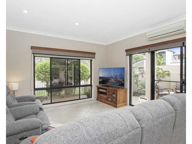 2/8 Acklin Court, Varsity Lakes QLD 4227