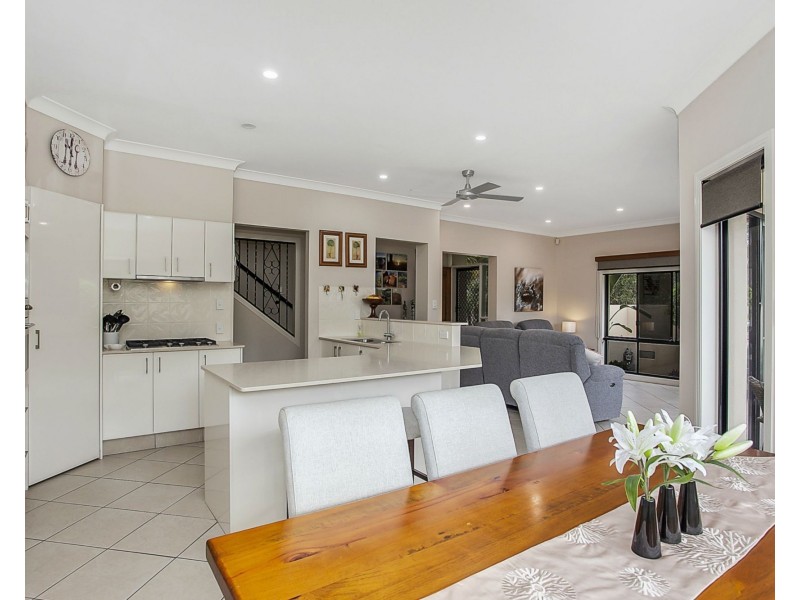 2/8 Acklin Court, Varsity Lakes QLD 4227