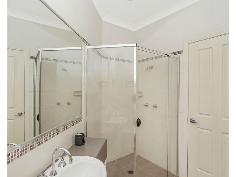 2/8 Acklin Court, Varsity Lakes QLD 4227