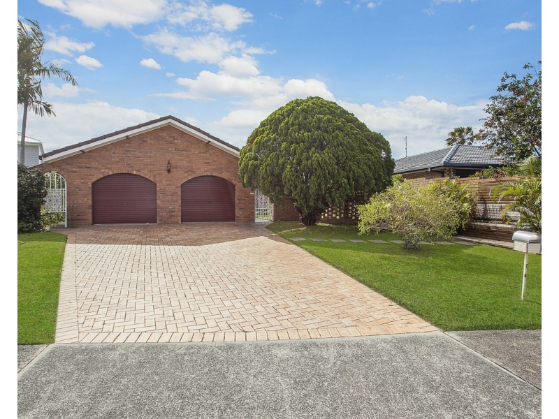 194 Acanthus Avenue, Burleigh Waters QLD 4220