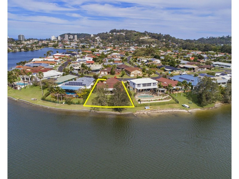 194 Acanthus Avenue, Burleigh Waters QLD 4220