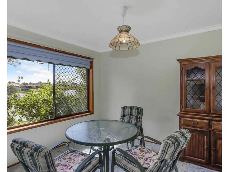 194 Acanthus Avenue, Burleigh Waters QLD 4220