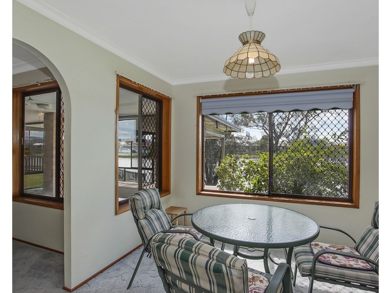 194 Acanthus Avenue, Burleigh Waters QLD 4220