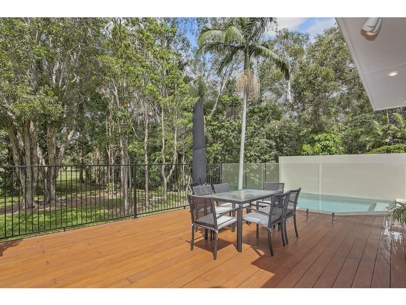 2/10 Cantala Avenue, Miami QLD 4220