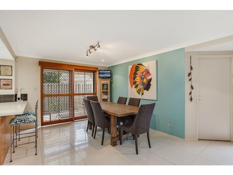 2/10 Cantala Avenue, Miami QLD 4220