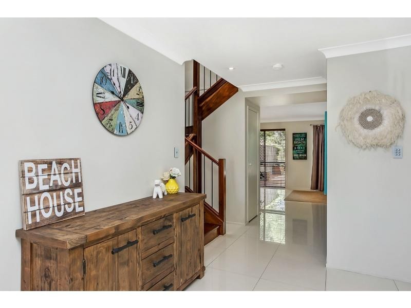 2/10 Cantala Avenue, Miami QLD 4220