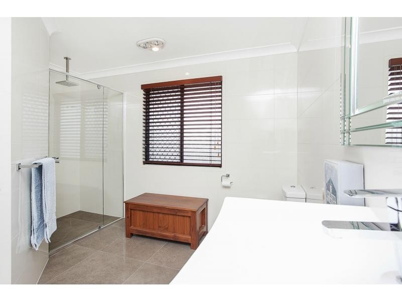 2/10 Cantala Avenue, Miami QLD 4220