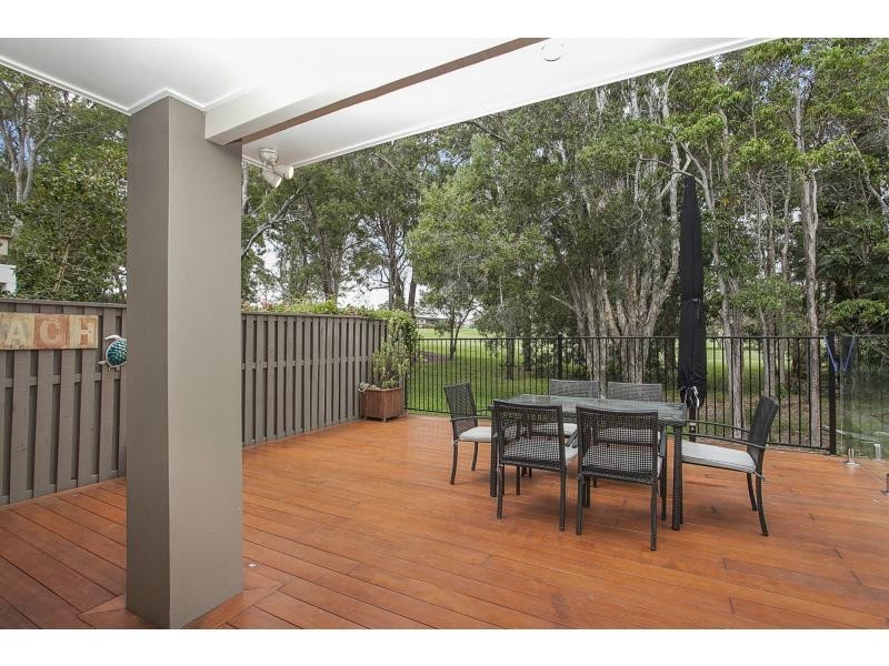 2/10 Cantala Avenue, Miami QLD 4220