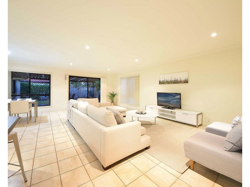 6 Tropicana Circuit, Burleigh Waters QLD 4220