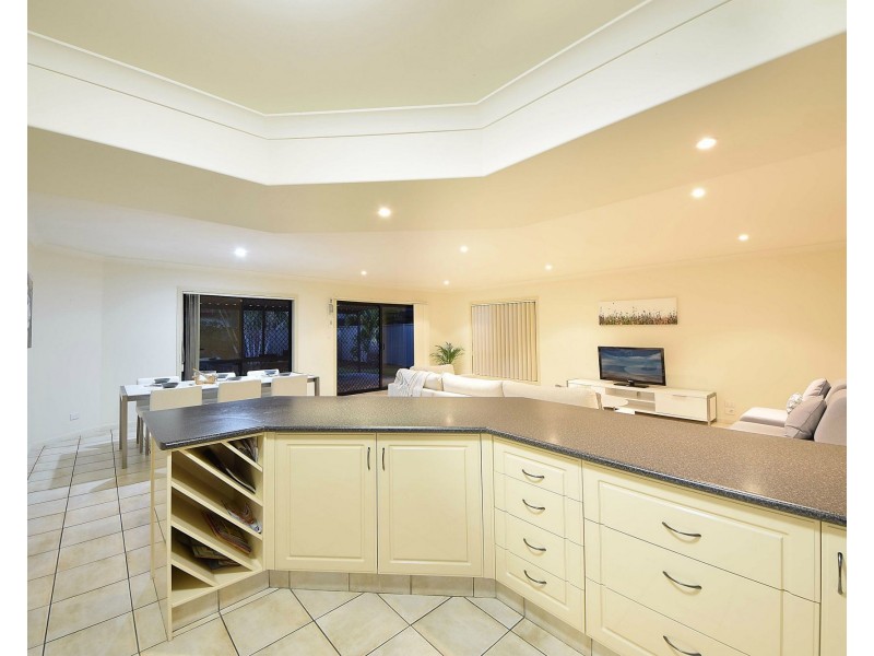 6 Tropicana Circuit, Burleigh Waters QLD 4220