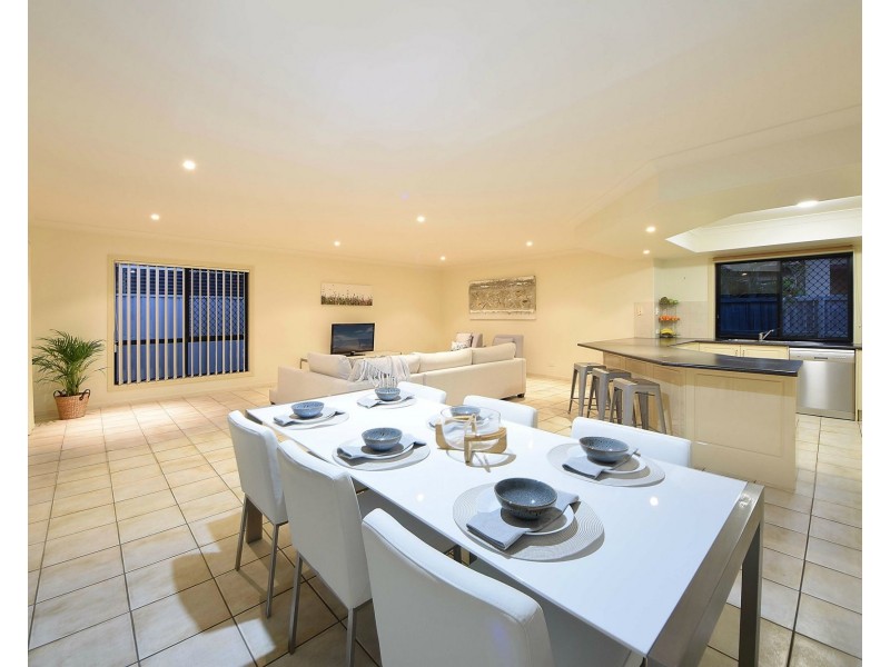 6 Tropicana Circuit, Burleigh Waters QLD 4220