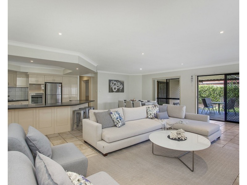 6 Tropicana Circuit, Burleigh Waters QLD 4220