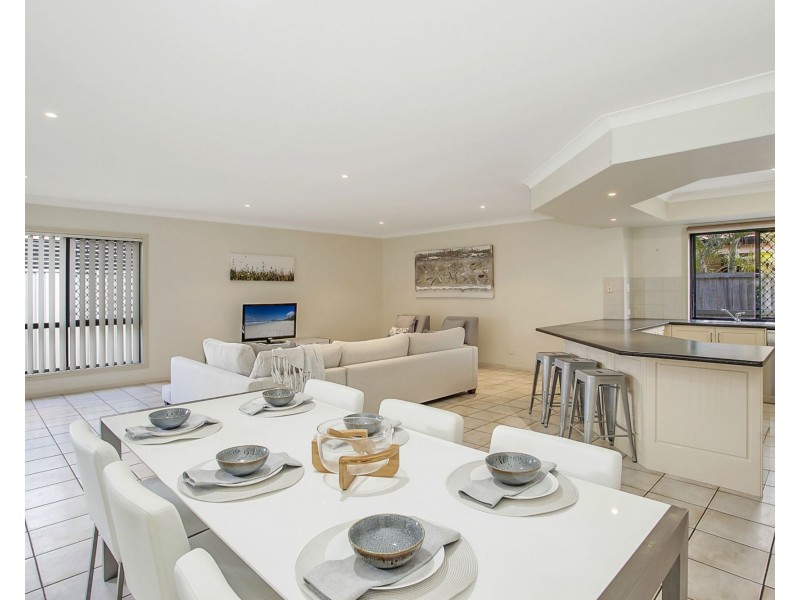 6 Tropicana Circuit, Burleigh Waters QLD 4220