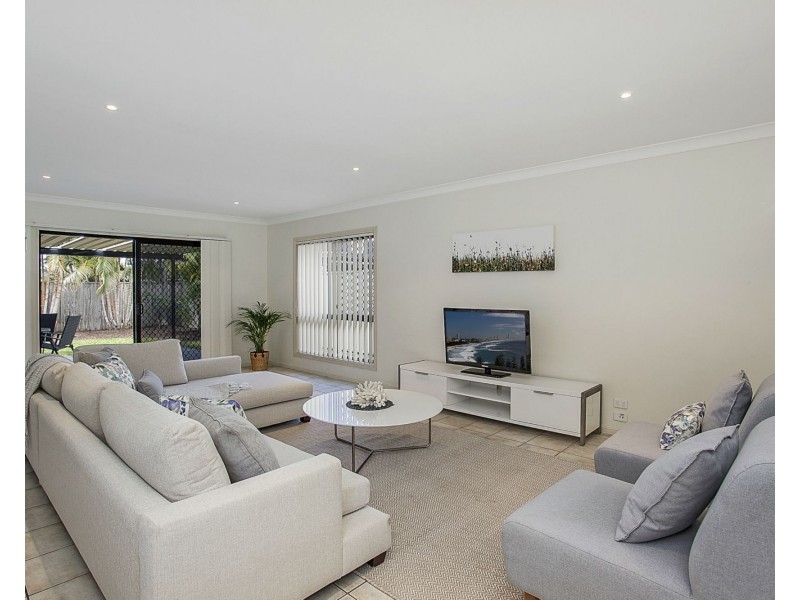 6 Tropicana Circuit, Burleigh Waters QLD 4220