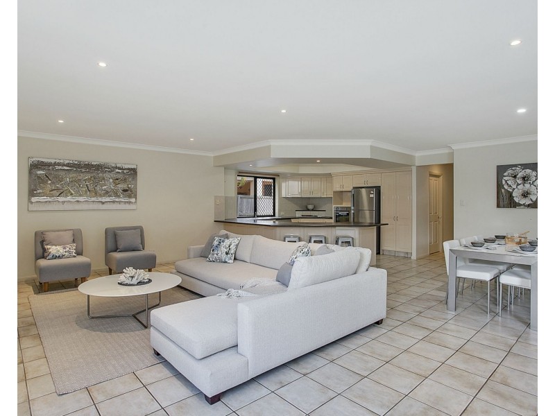 6 Tropicana Circuit, Burleigh Waters QLD 4220