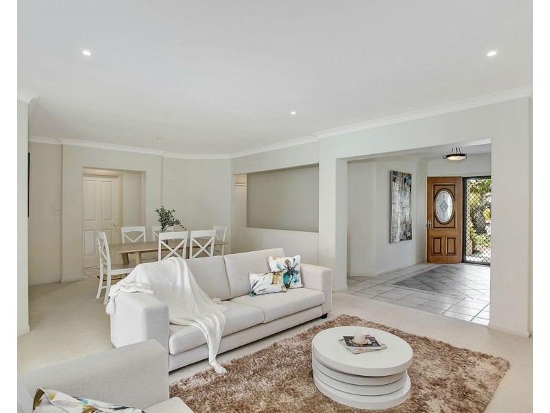 6 Tropicana Circuit, Burleigh Waters QLD 4220